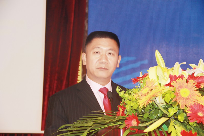 4.中國塑料加工工業協會副秘書長孫冬泉主持會議