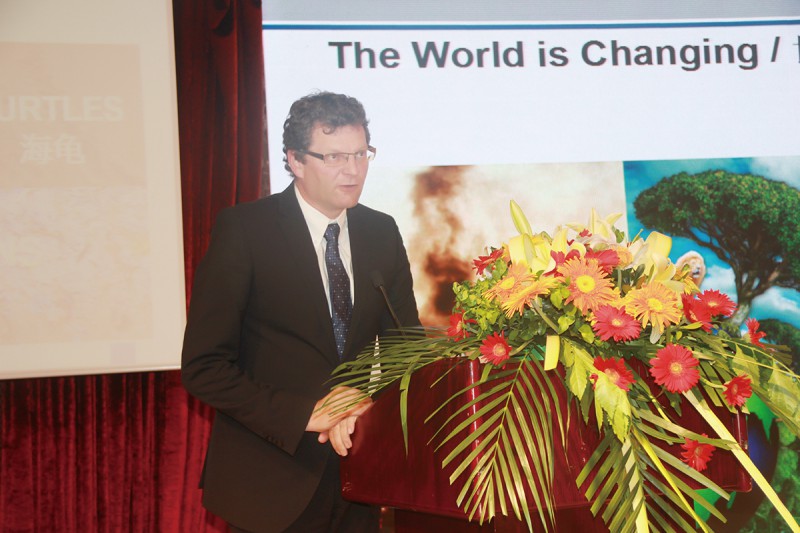 8.德國布魯克納機械股份有限公司銷售總監裴瑞樂作&ldquo;包裝膜生產的極高效率，特殊膜生產的先進技術&rdquo;的發言