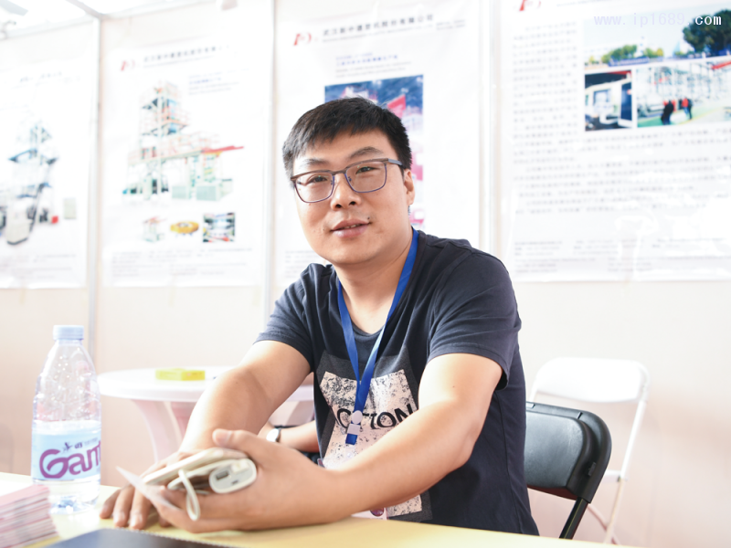 武漢市新中德塑機股份有限公司總經理黃向陽