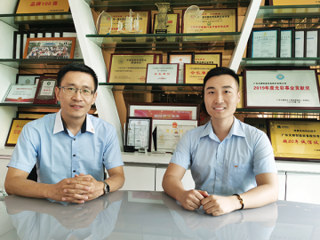 文穗：一邊是穩，一邊是闖