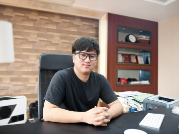 三信： 落實發展新戰略  推動高質量發展