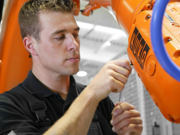 庫卡：深耕工業智能制造解決方案