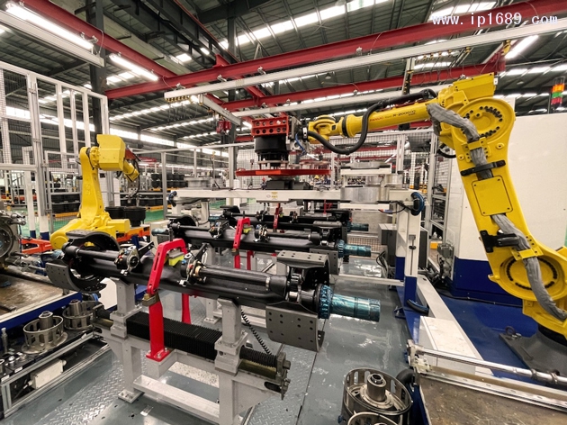 FANUC生產車間機器人作業