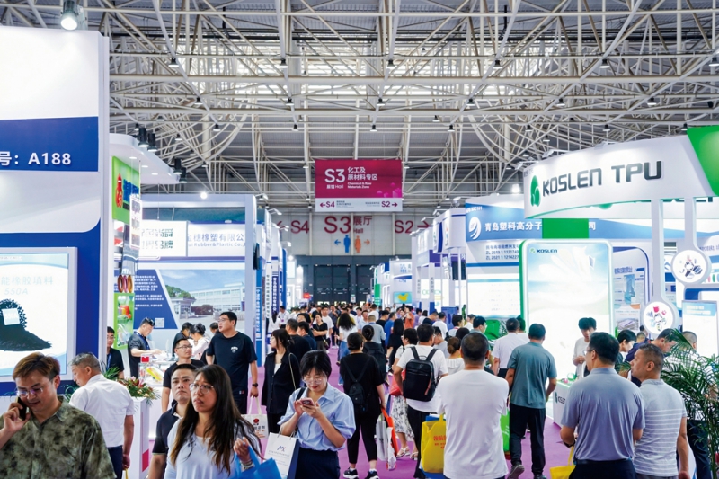 展會現場人潮涌動