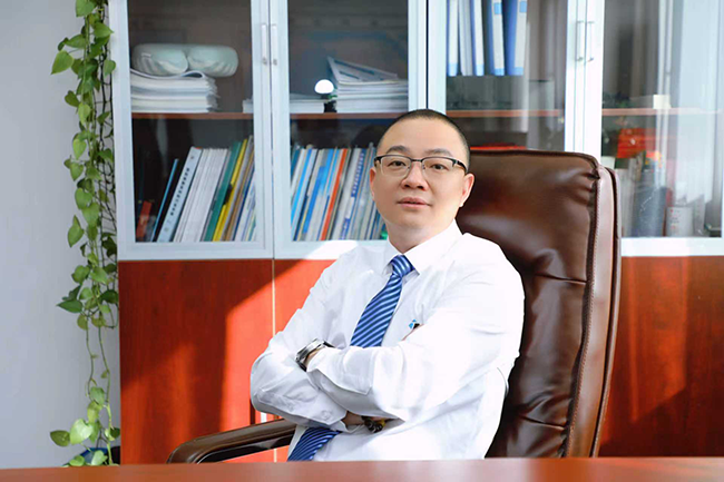 鴻正聯塑蔣衛平